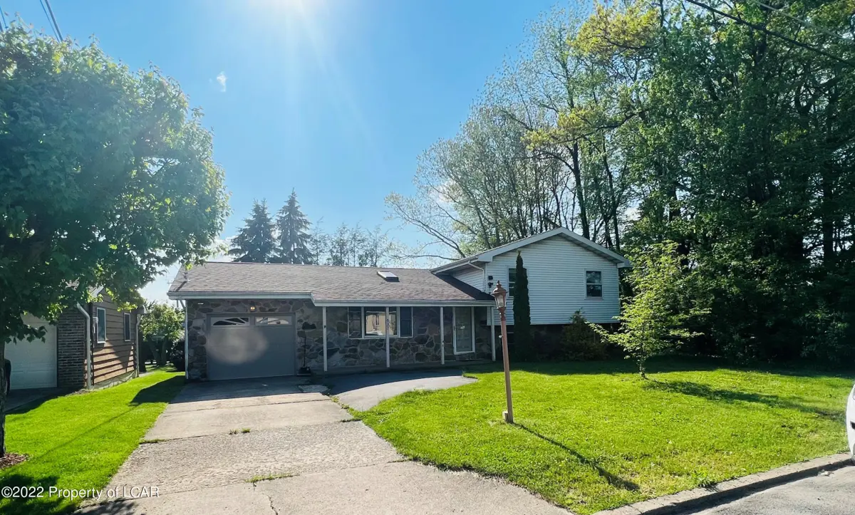 932 Lincoln Street, Hazleton in Hazleton
