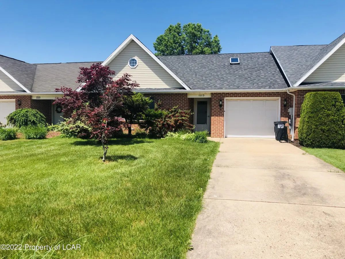 1523 Poolside Drive, Hazle Township in Hazle Township