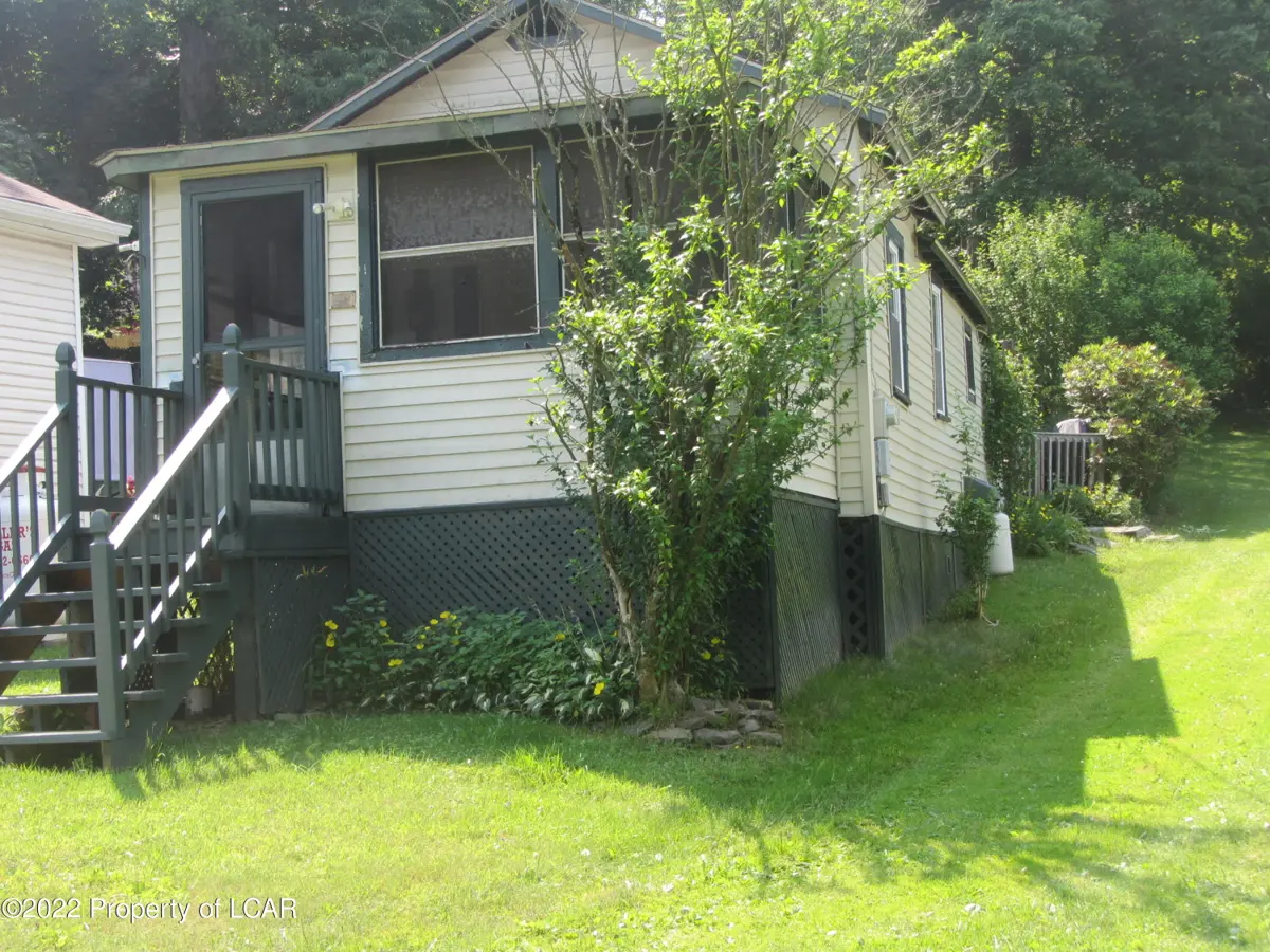 90 Center Street, Harveys Lake in Harveys Lake