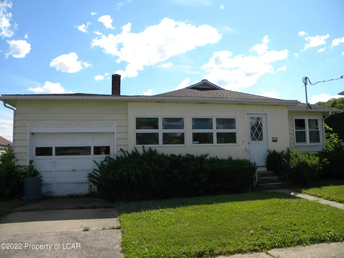 320 Avenue C, Swoyersville in Swoyersville