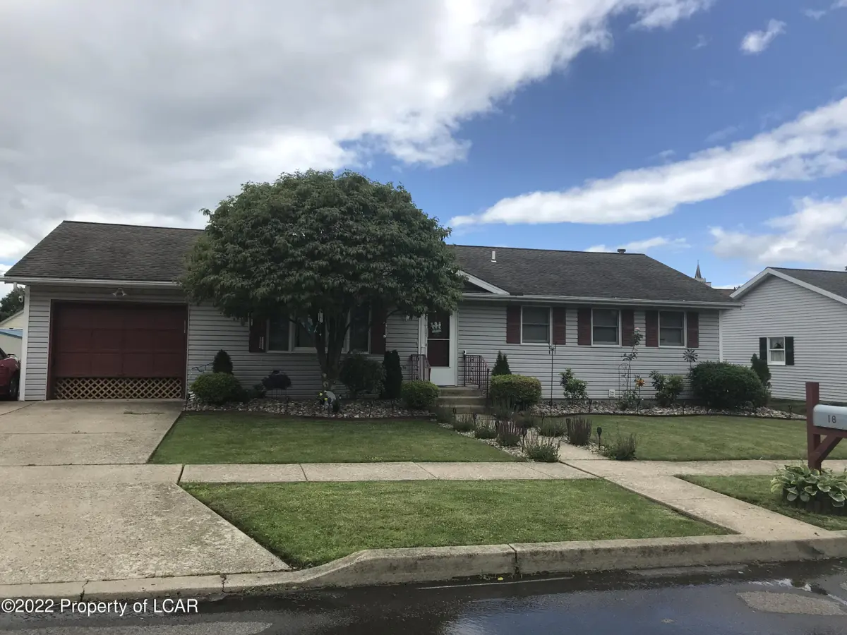 18 Linda Drive, Larksville in Larksville