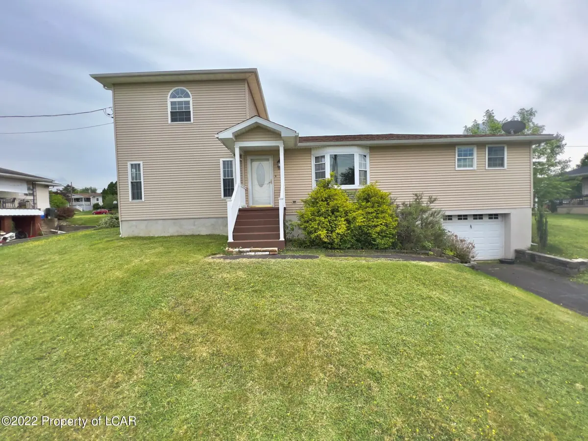 763 N Valley Avenue, Olyphant - 3 bed - 4 bath - 2,361 SF