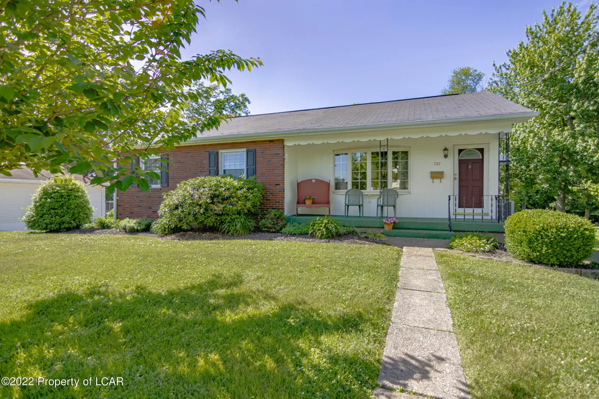 737 North Street, Weatherly in Weatherly
