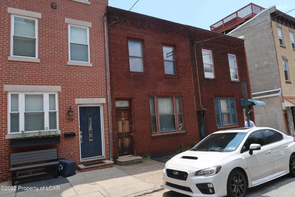 717 N 3rd Street, Philadelphia in Philadelphia