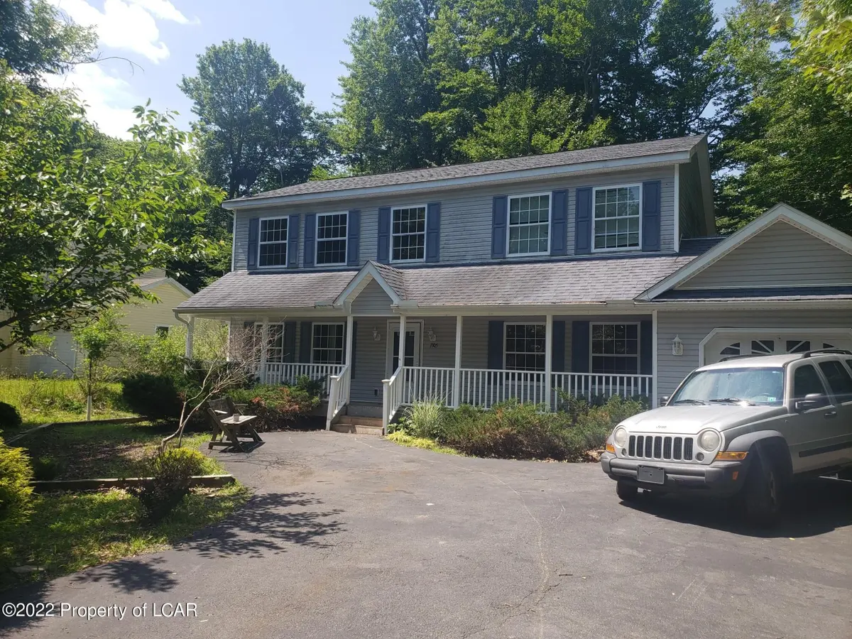 1305 Winding Way, Tobyhanna in Tobyhanna