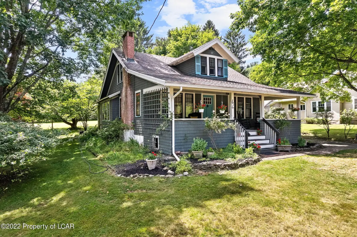 64 N Pioneer Avenue, Shavertown in Shavertown