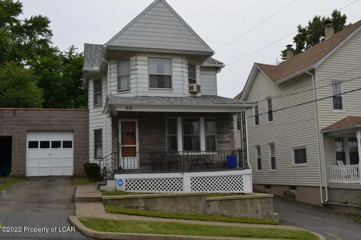 818 Myrtle Street, Scranton in Scranton