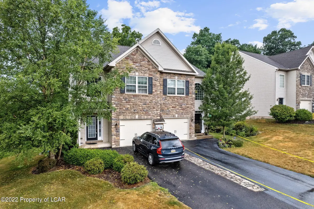 215 Twins Lane, Mountain Top in Mountain Top