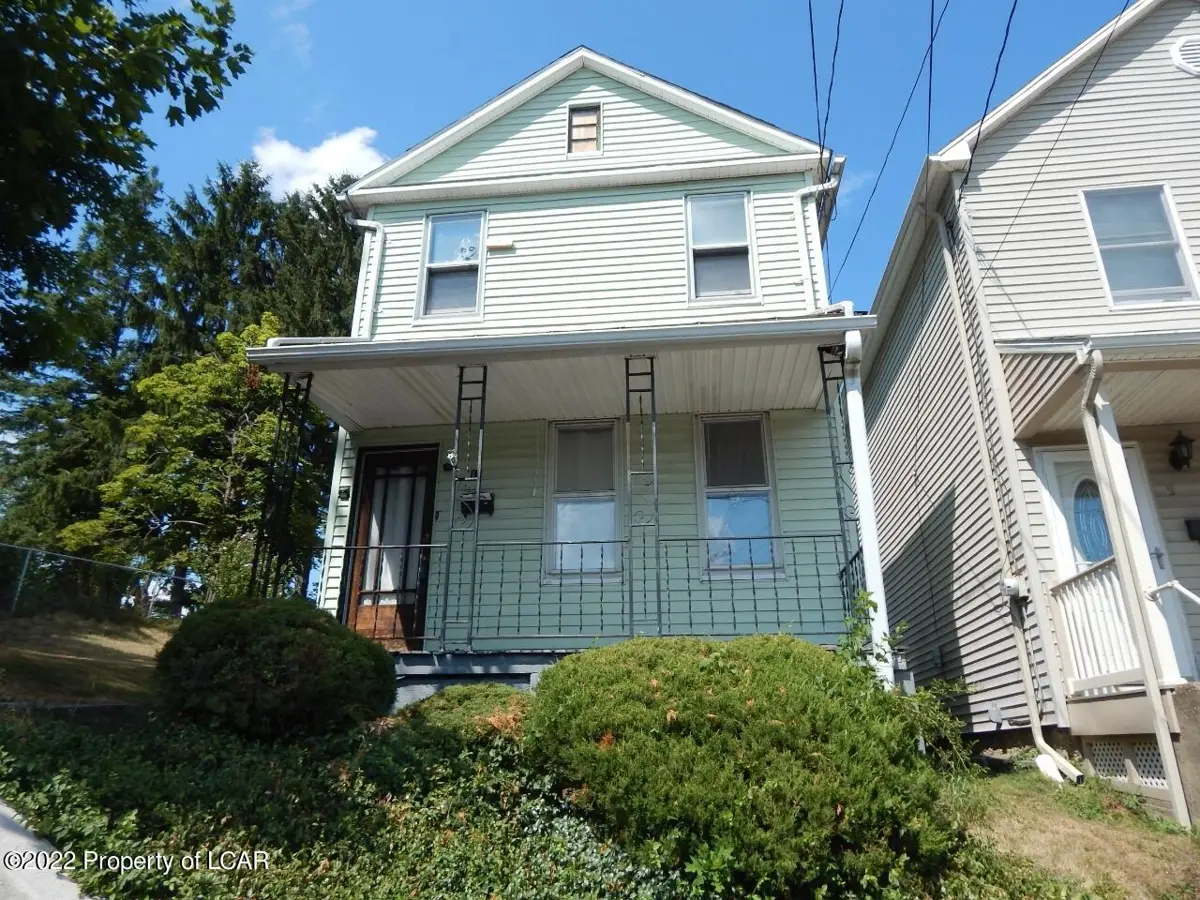 11 W Newport Street, Hanover Township in Hanover Township