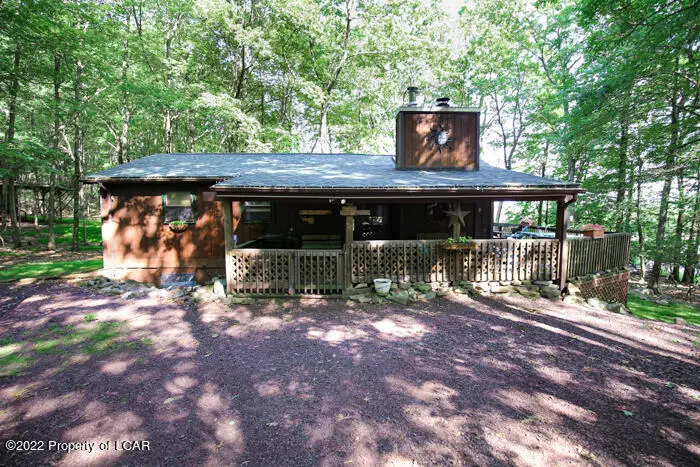 15 Pineknoll Drive, Lake Harmony in Lake Harmony