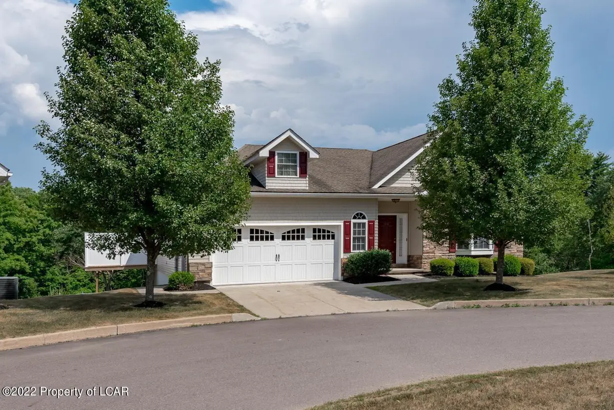 64 Greenbriar Drive, Dallas in Dallas
