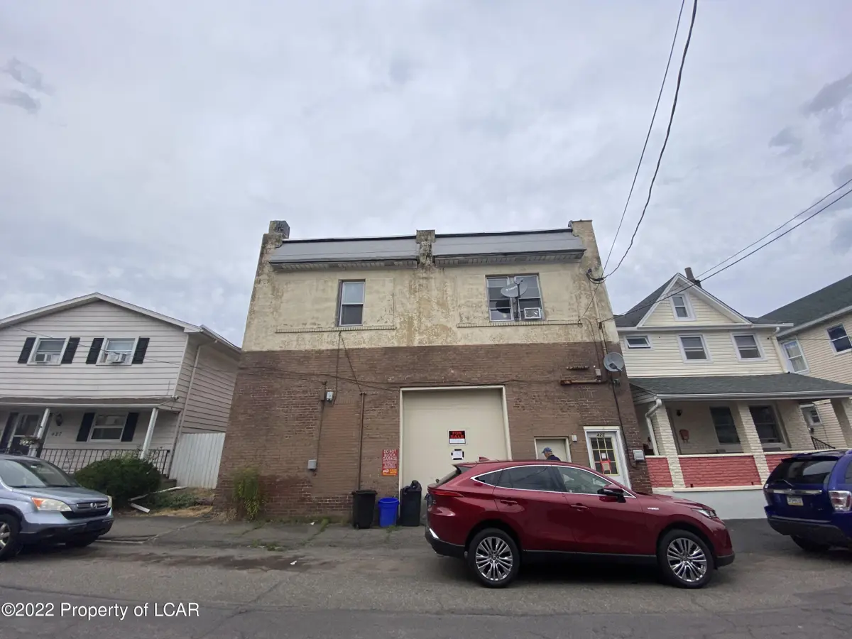 423-425 W Maple Street, Hazleton in Hazleton