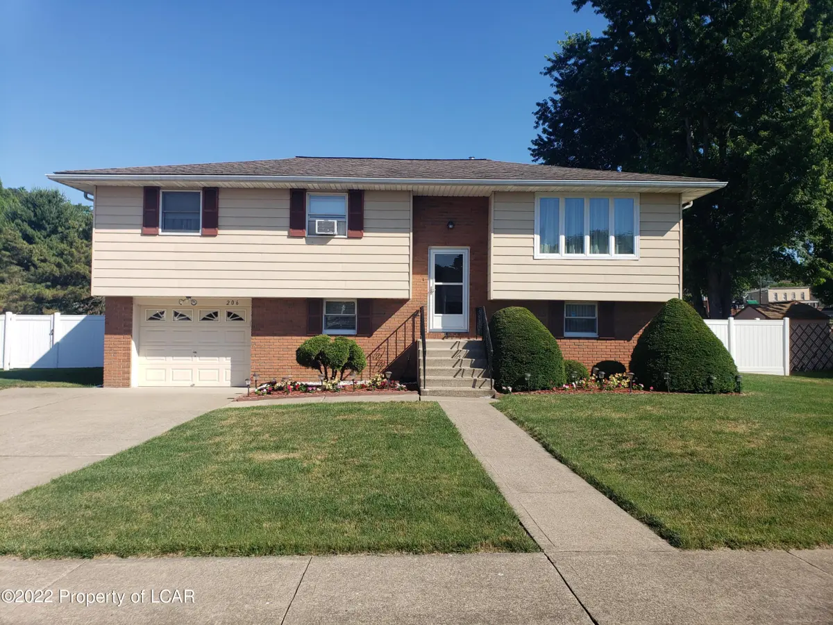 206 Peacock Drive, Larksville in Larksville