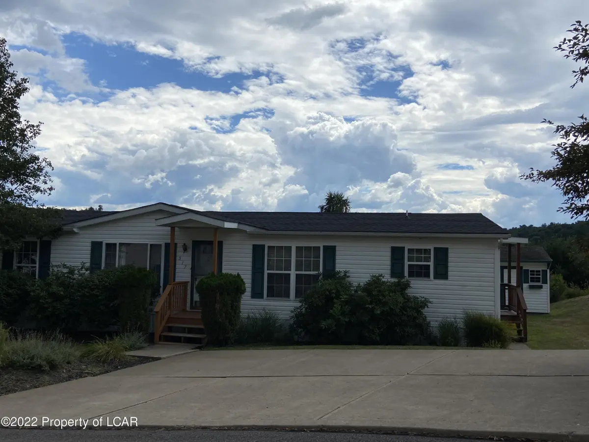 317 Echo Valley Drive, Shavertown in Shavertown