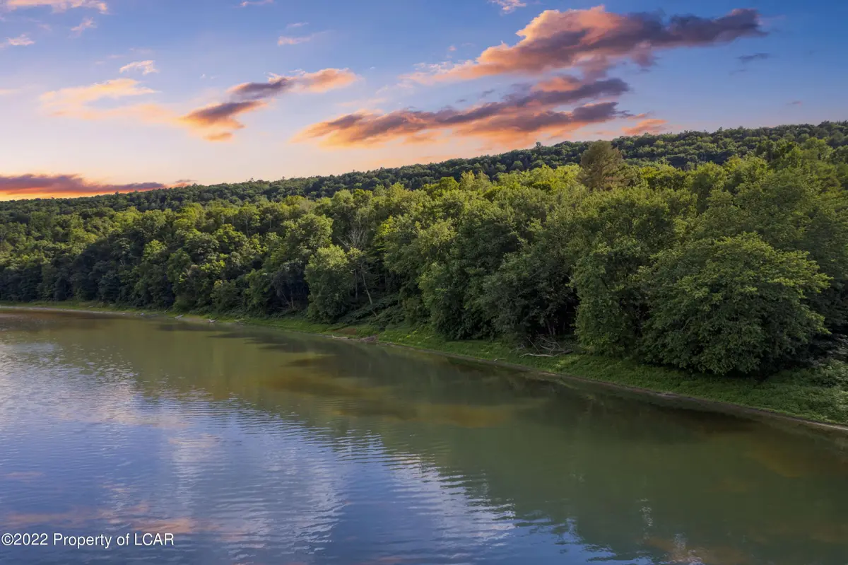 3072 Sullivan Trail, Falls in Falls