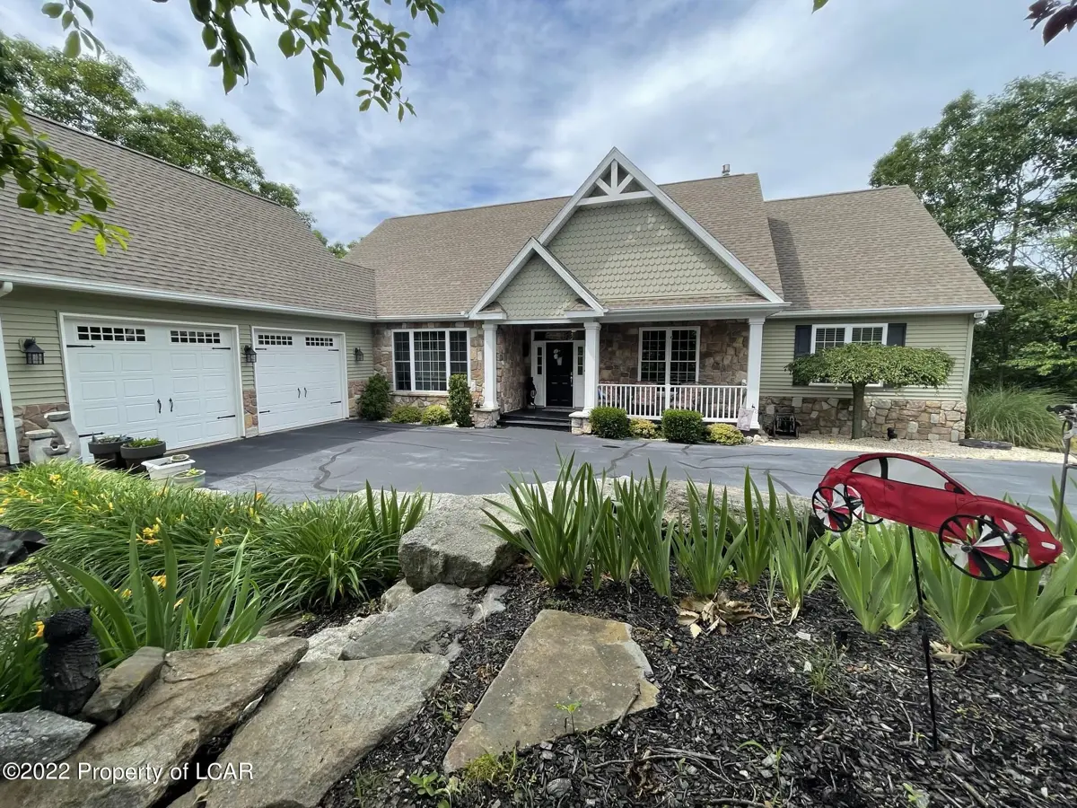 16 Summit Road, Hazleton in Hazleton