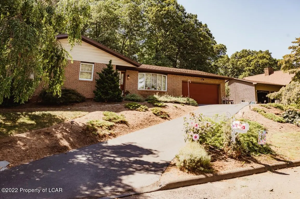 28 Tanya Drive, Hanover Township in Hanover Township