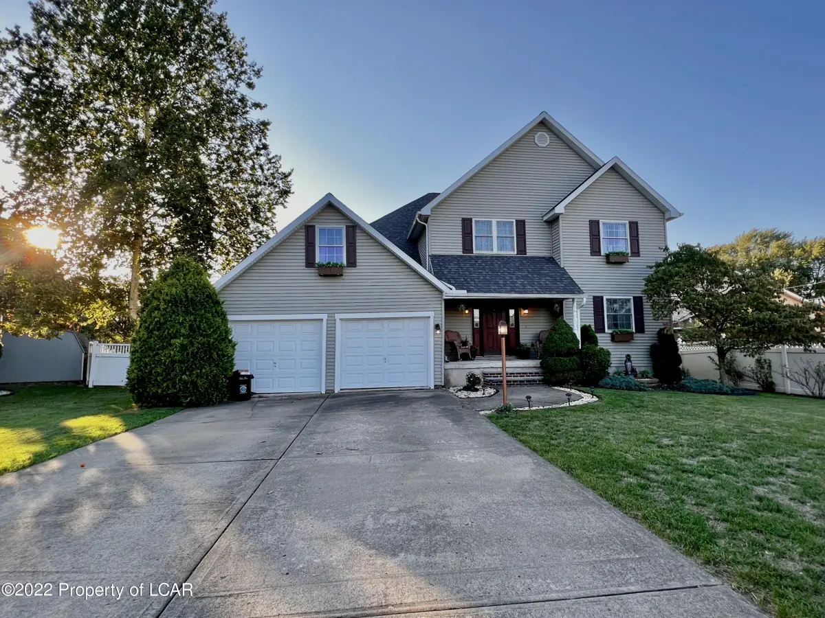 15 Donald Court, Wilkes-Barre in Wilkes-Barre