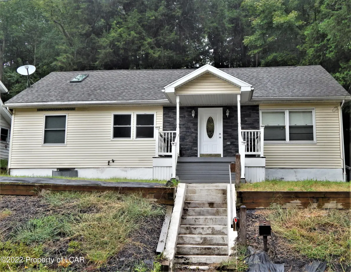 1081 Main Road, Hunlock Creek in Hunlock Creek