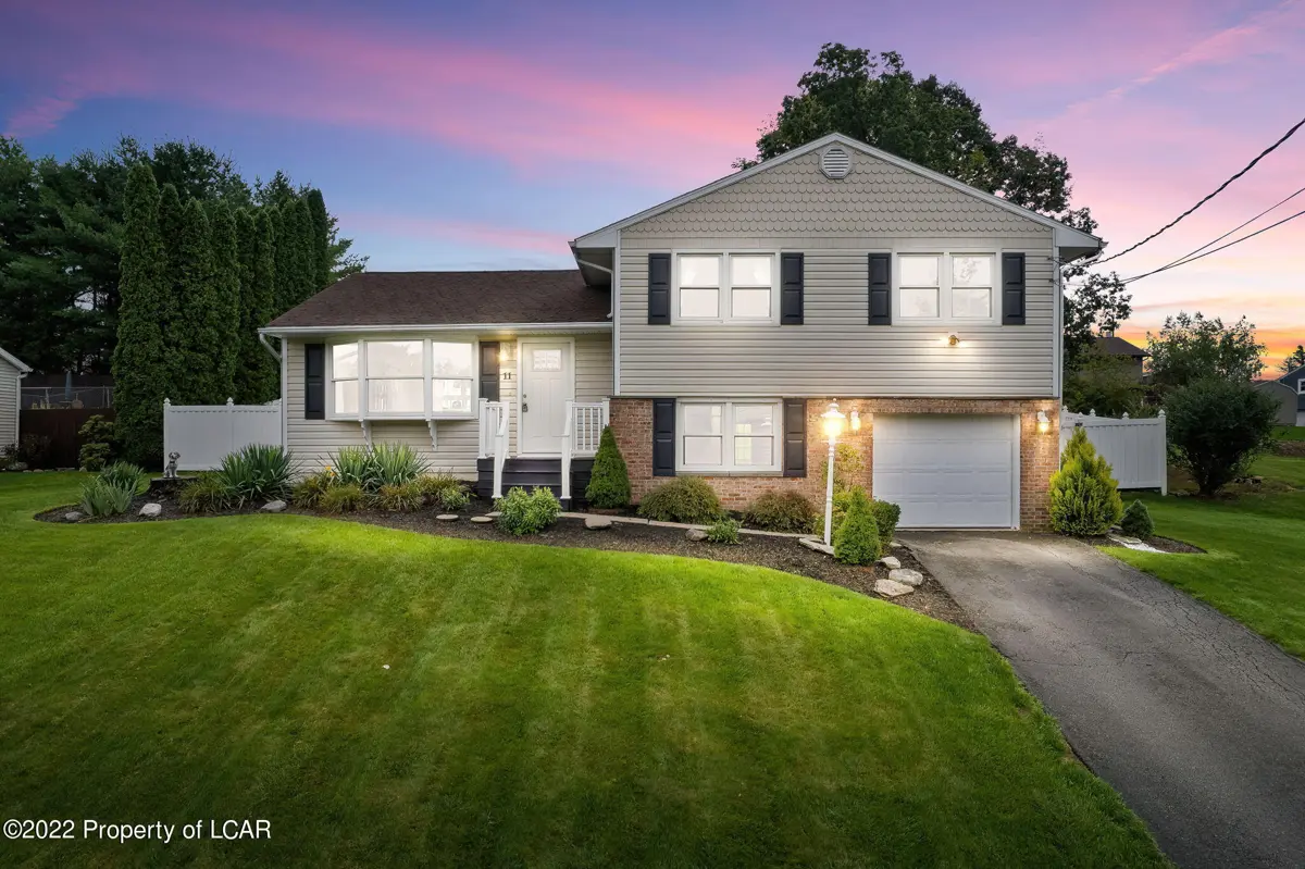 11 Idlewood Drive, Dallas in Dallas
