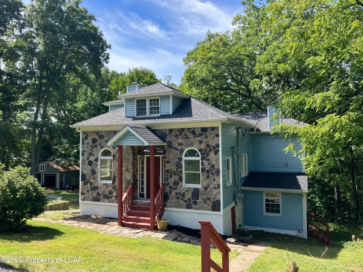 2260 Nuangola Road, Mountain Top in Mountain Top