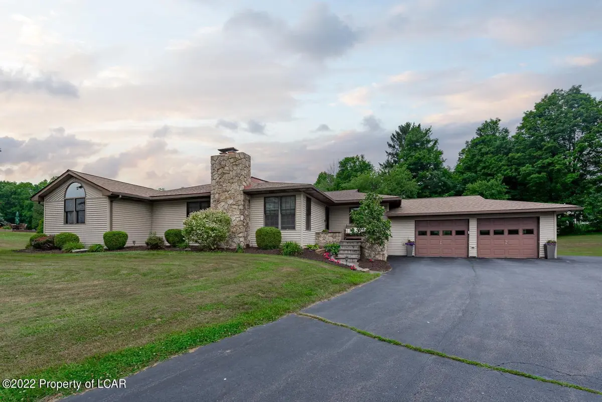 1940 Heart Lake Road, Scott Township in Scott Township