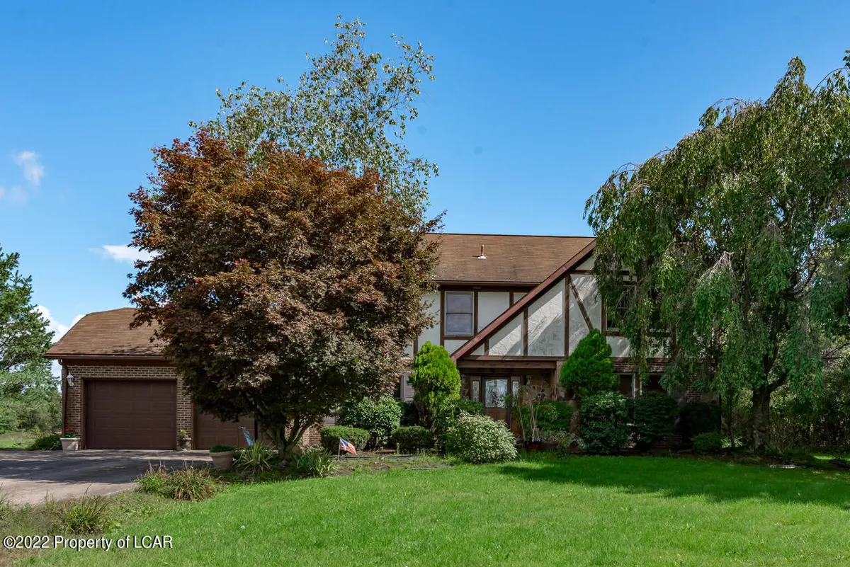340 Lake Louise Road, Dallas in Dallas