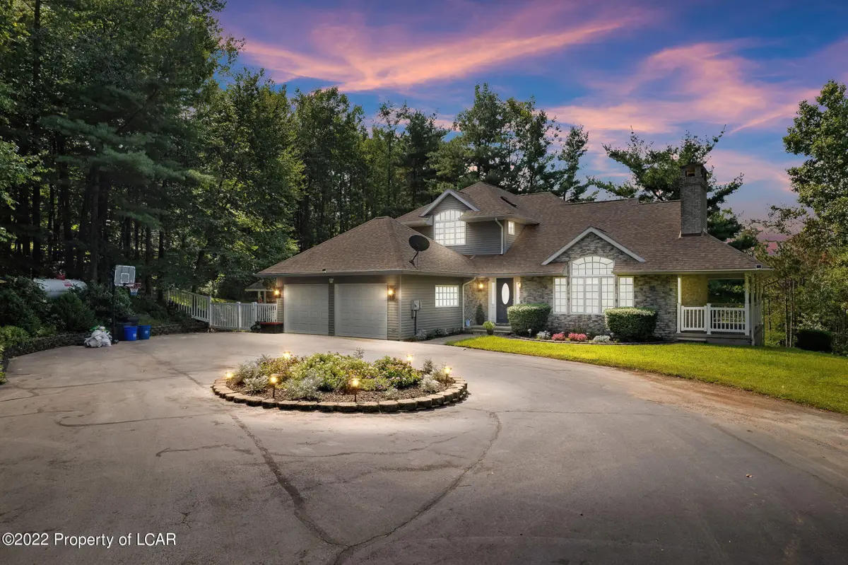 2423 S Main Street, Hanover Township in Hanover Township