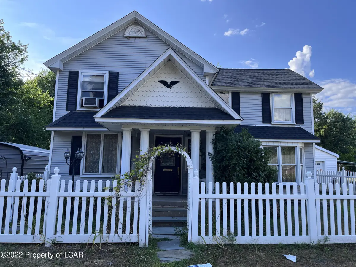 212 Gaffney Drive, Pittston - 4 bed - 2 bath - 1,900 SF