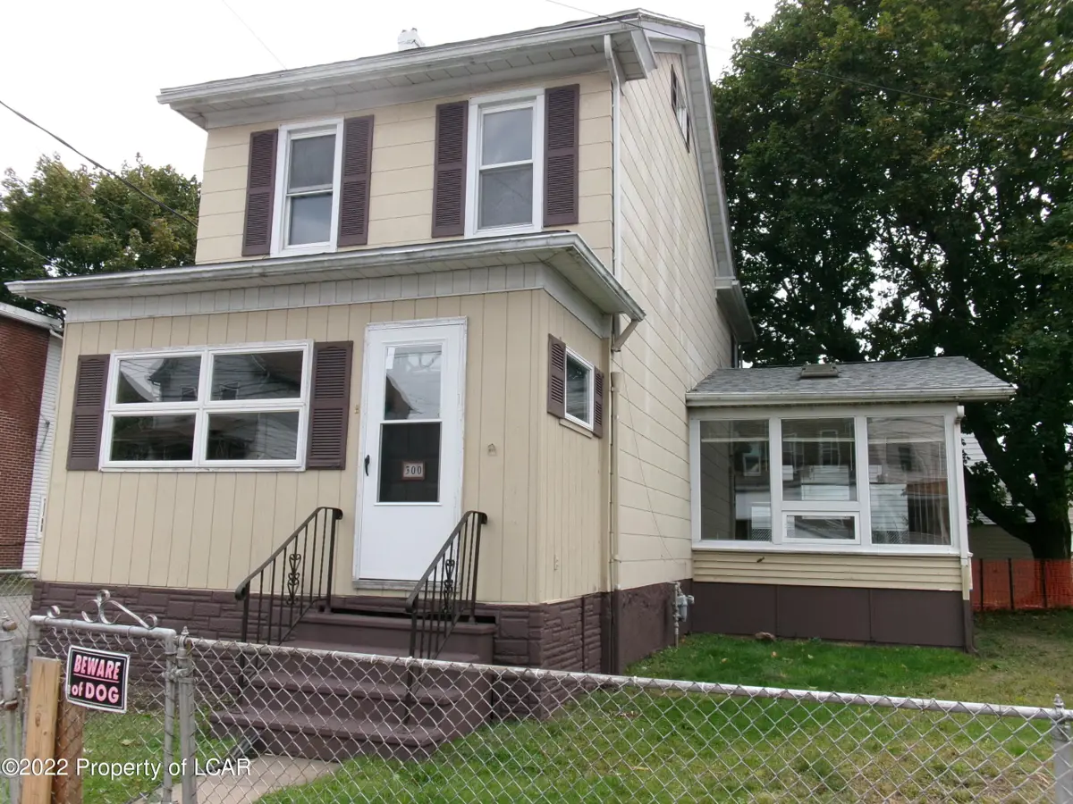 300 W Green Street, West Hazleton in West Hazleton
