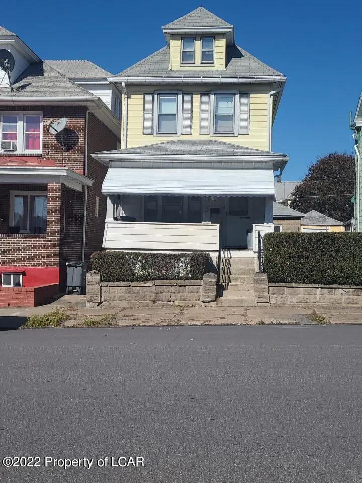 205 W Muir Avenue, Hazleton in Hazleton