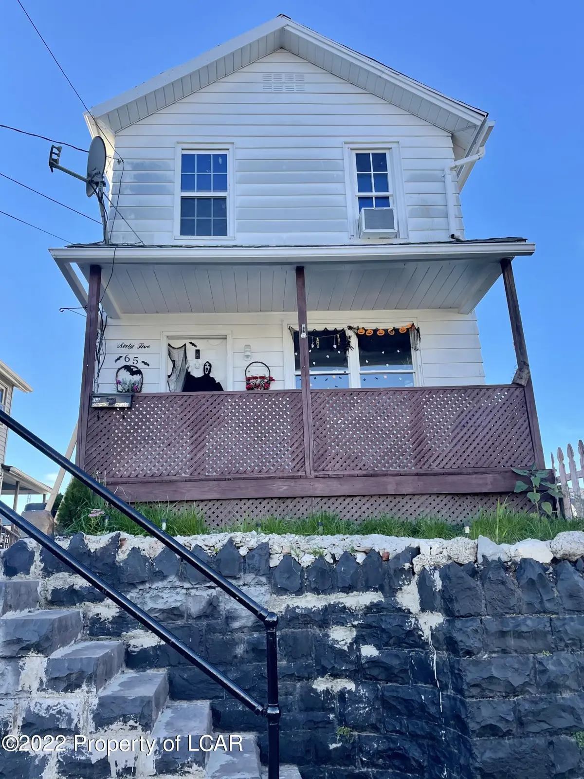 65 Loomis Street, Wilkes-Barre in Wilkes-Barre