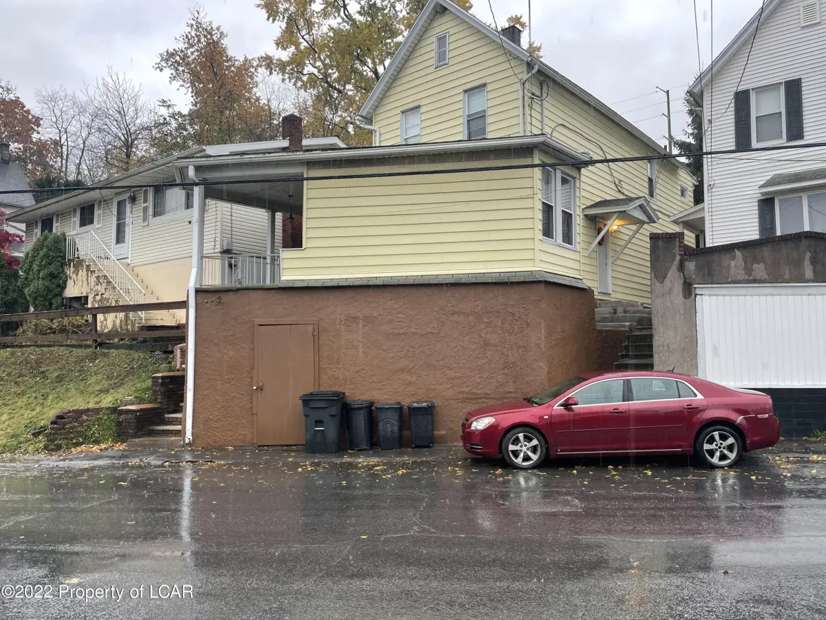 633 S Blakely Street, Dunmore in Dunmore