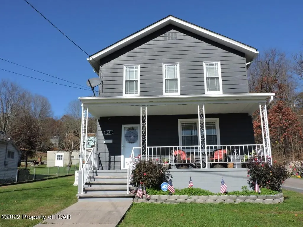 29 Fellows Street, Shickshinny in Shickshinny
