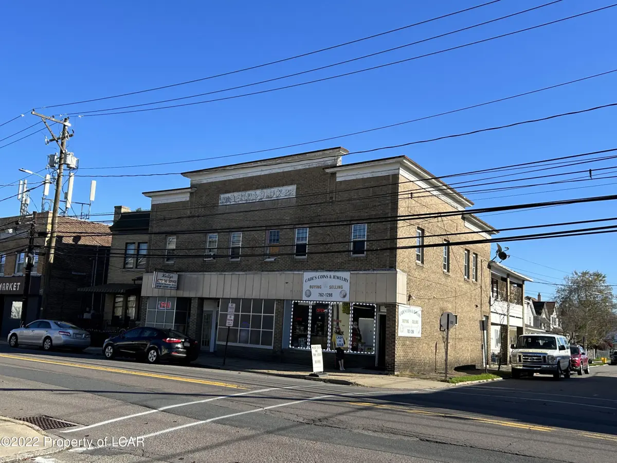 1187 Wyoming Avenue, Exeter in Exeter