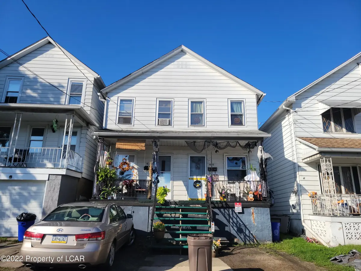 633 Front Street, Hanover in Hanover