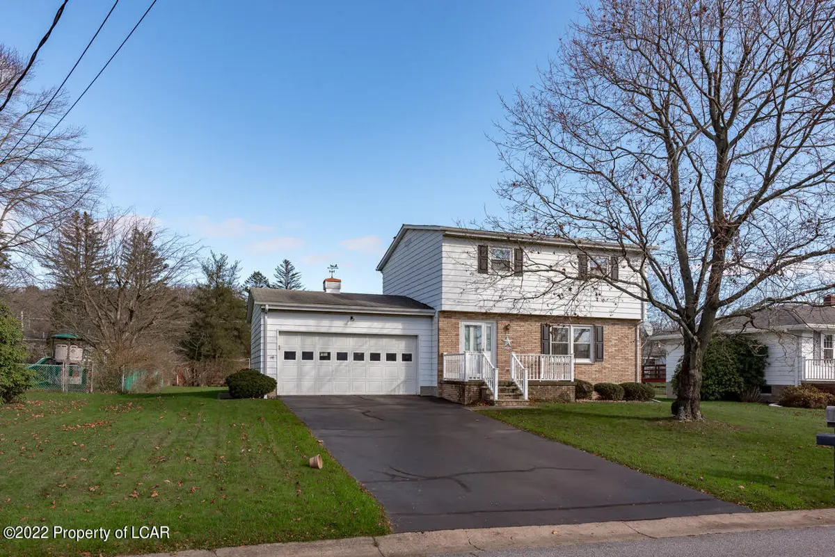 125 Woodbine Road, Shavertown in Shavertown