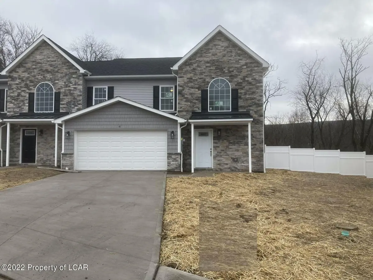 41 Maria Drive, Hanover Township in Hanover Township