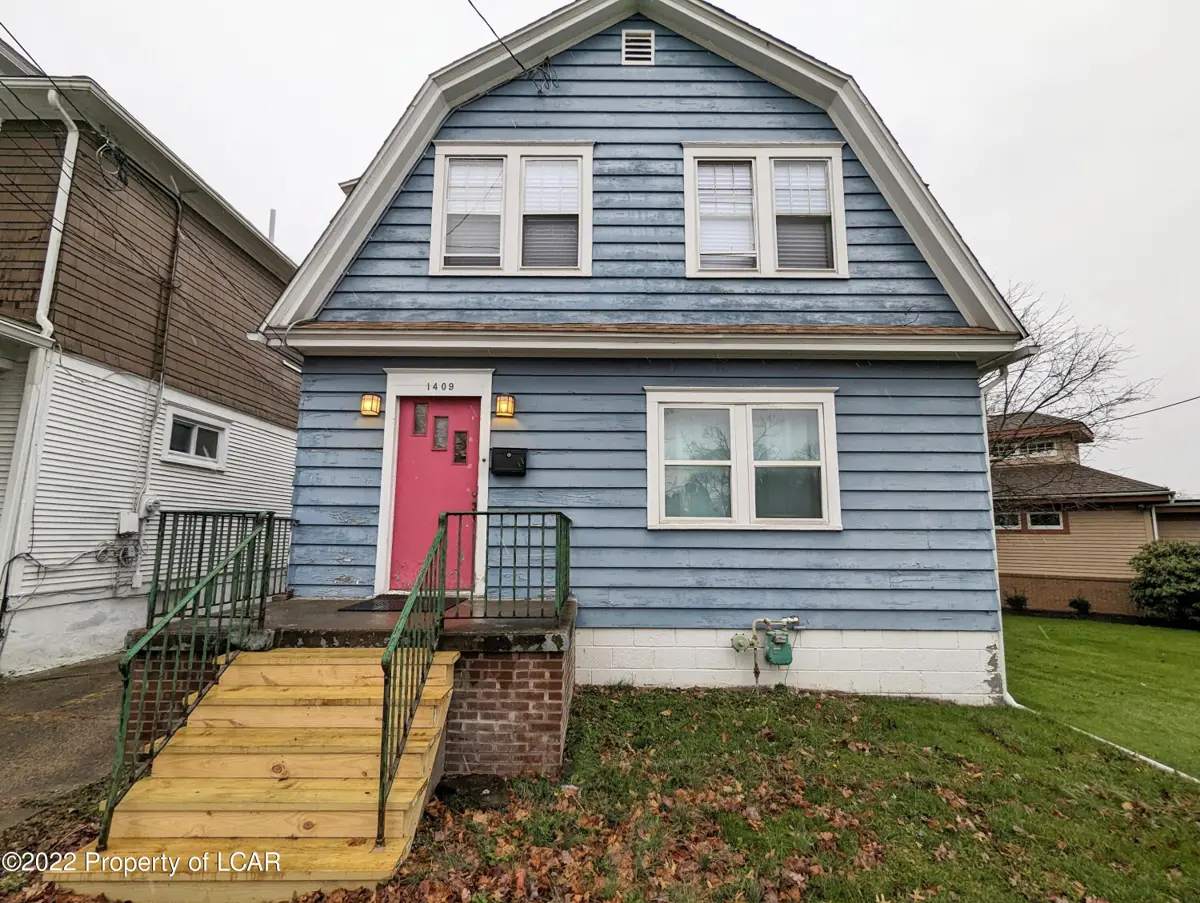 1409 S Main Street, Hanover Township - 3 bed - 3 bath - 1,640 SF