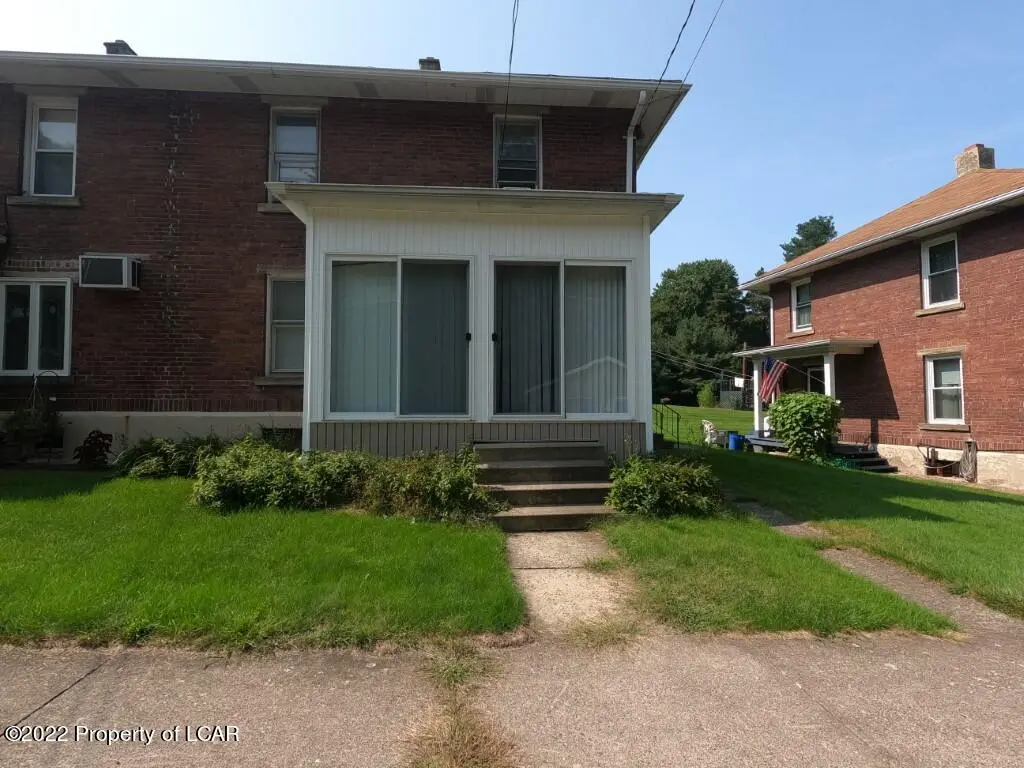 27 Loomis Park Road, Hanover Township in Hanover Township