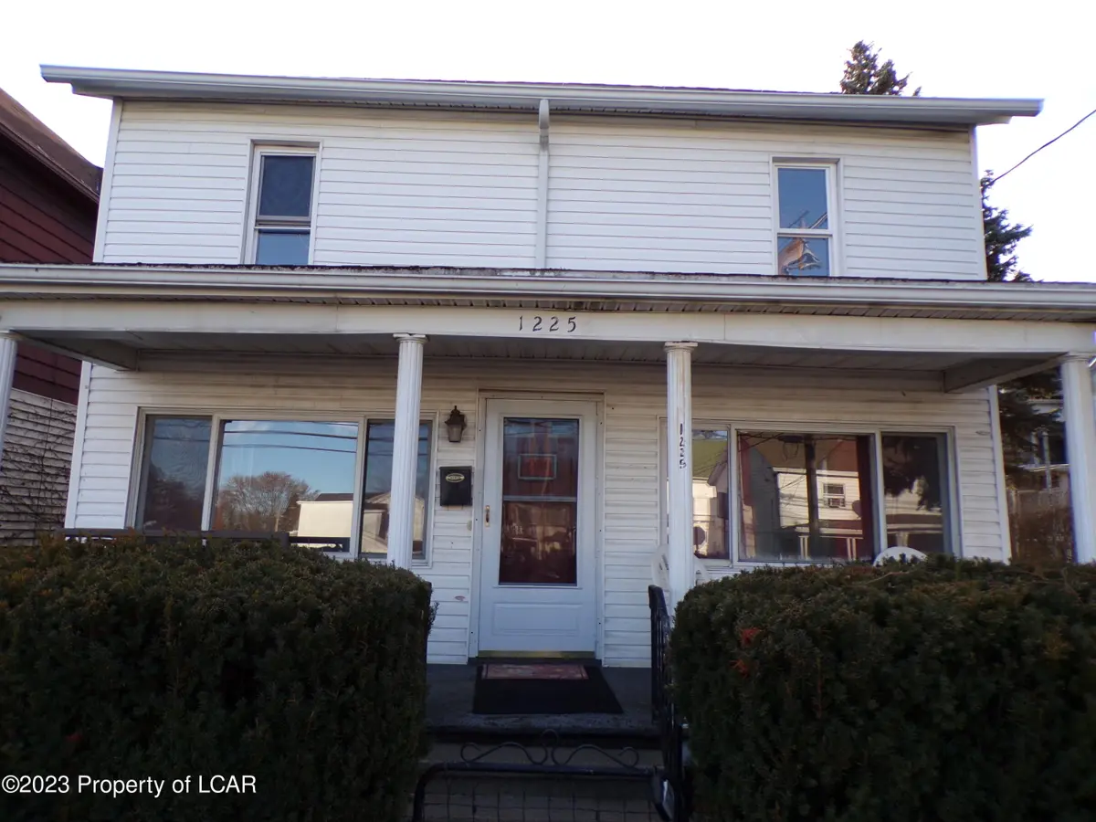 1225 Washburn Street, Scranton in Scranton
