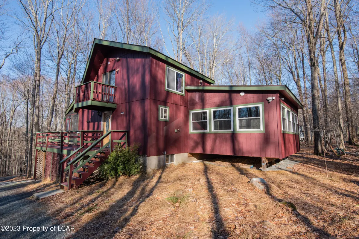 232 Lake Road, Lake Ariel in Lake Ariel