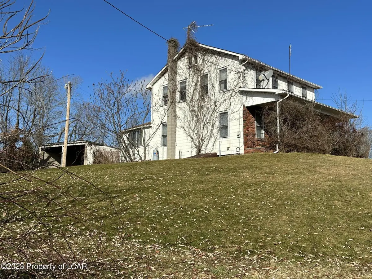 151 Twin Brook Road, Shickshinny in Shickshinny