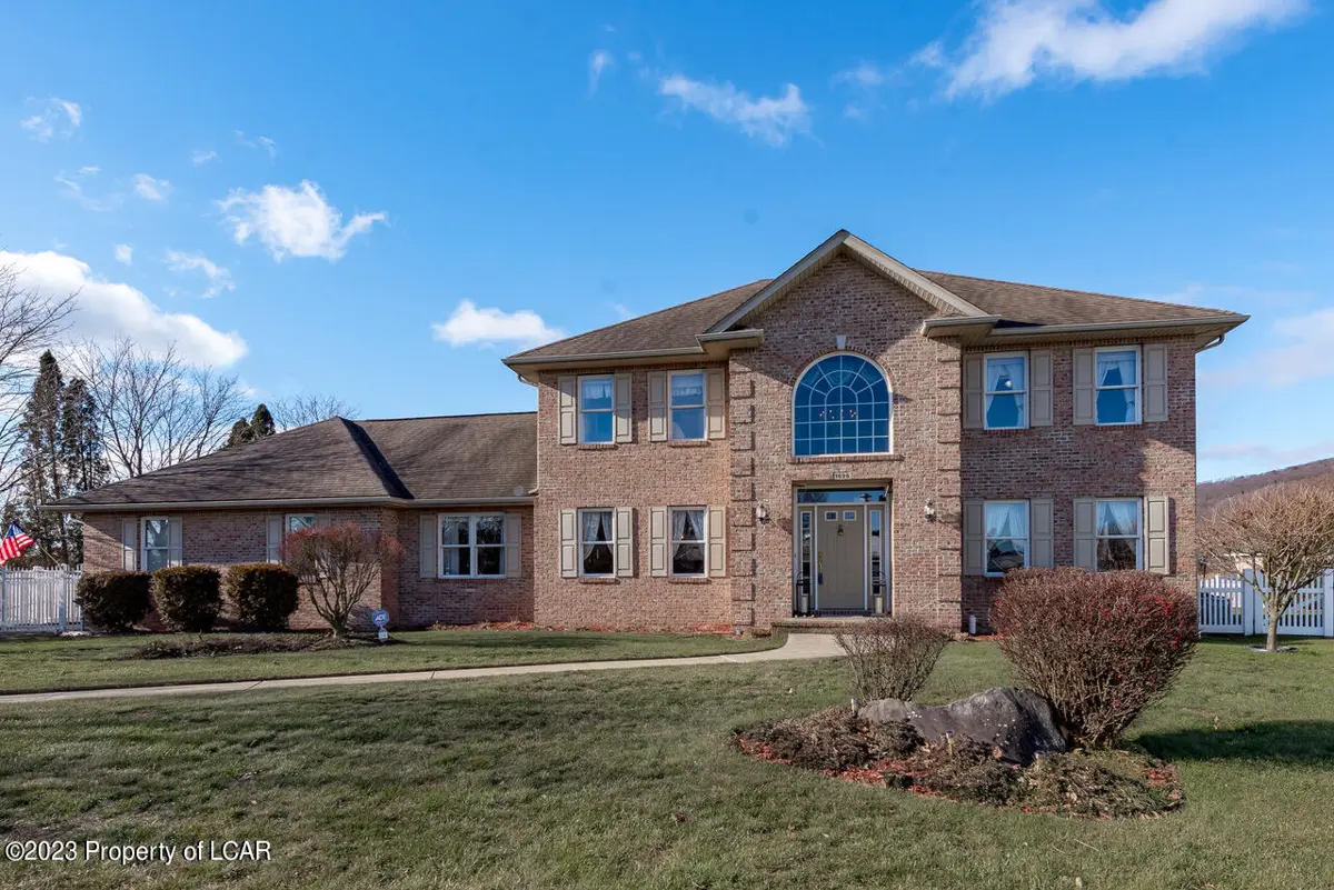 1026 Chestnut Street, Exeter in Exeter