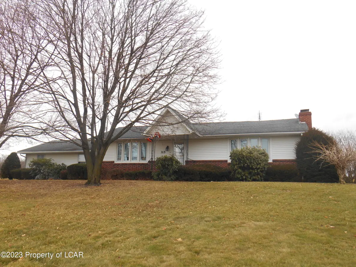 315 Berwick-Hazleton Highway, Nescopeck in Nescopeck