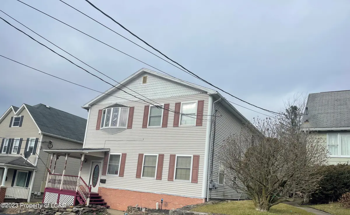 272 E Poplar Street, Larksville in Larksville