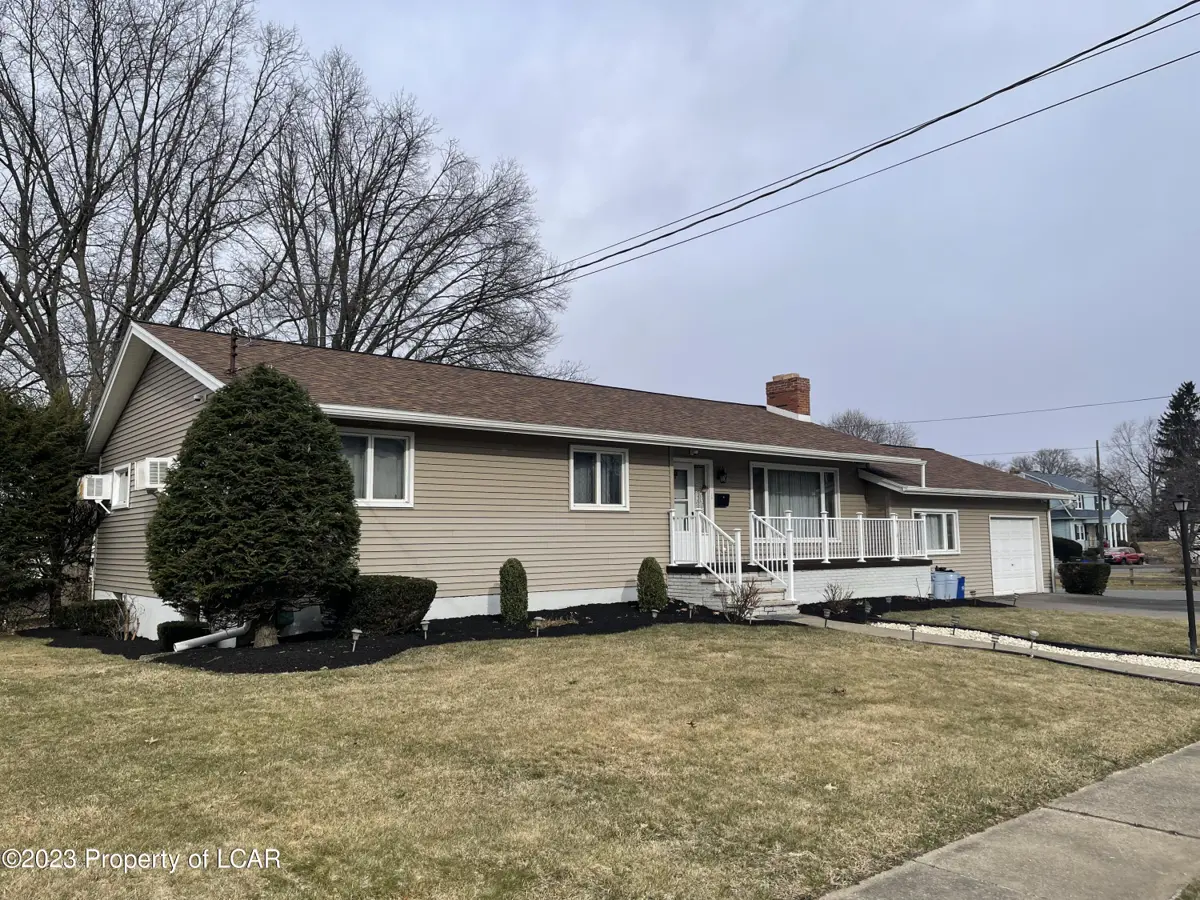 1 Monarch Road, Hanover Township in Hanover Township
