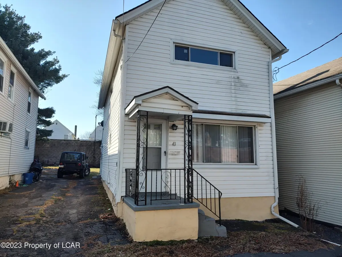 43 Harkins Lane, Wilkes-Barre in Wilkes-Barre