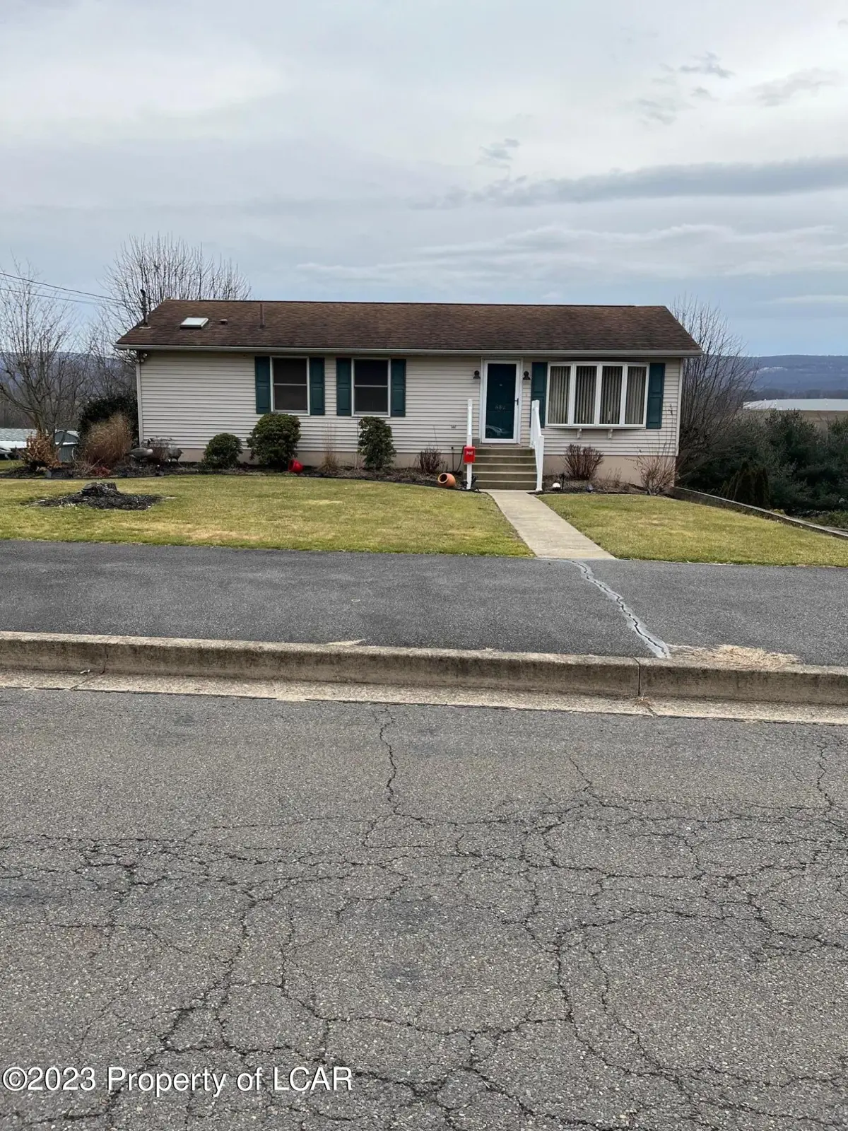680 Main Road, Hanover Township in Hanover Township