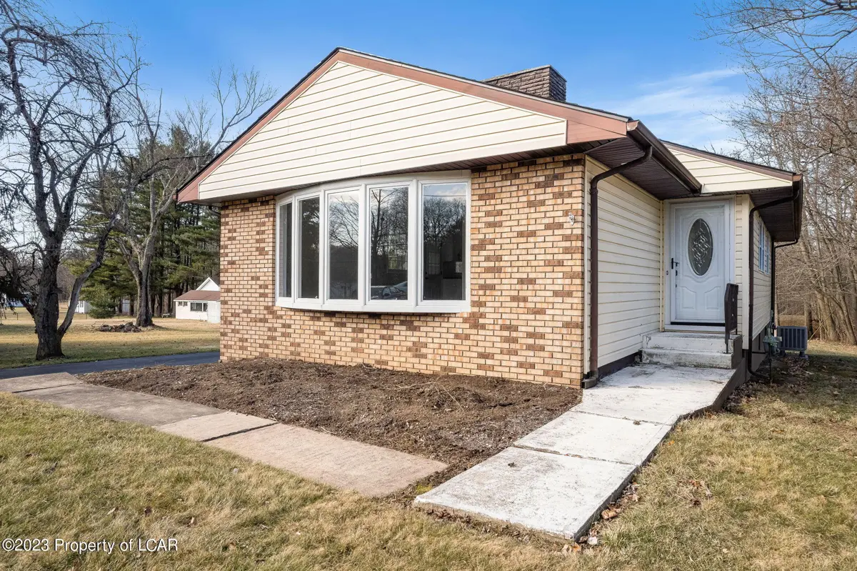 379 S Mountain Boulevard, Mountain Top in Mountain Top